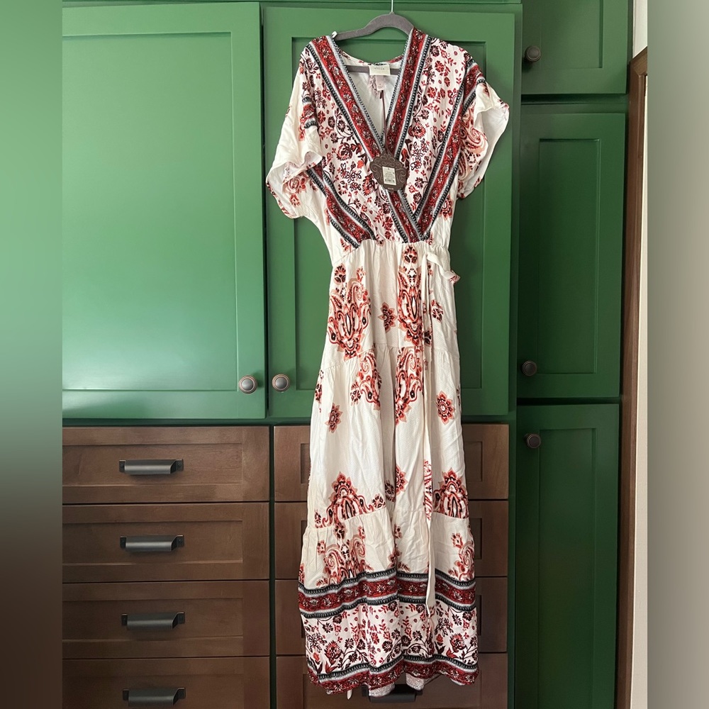 Knox Rose Dress from Target New with Tag- small beautiful white with florals